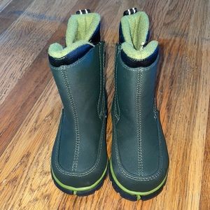 Toddler Lands’ End snow boot size 5- olive green